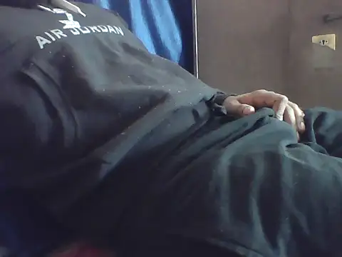 Snapshot of hot_to_handel chatting on 23, 12, 2025 hot to handel online show from 23, 12, 2025