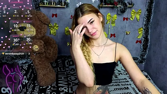 Hellen Moore online show from 17, 12, 2025