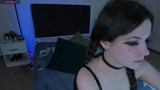 Snapshot of CassieEvans chatting on 15, 12, 2024 CassieEvans online show from 15, 12, 2024