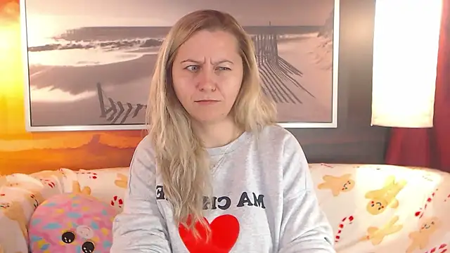 Snapshot of BigBoobsARRI chatting on 3, 12, 2024 BigBoobsARRI online show from 3, 12, 2024