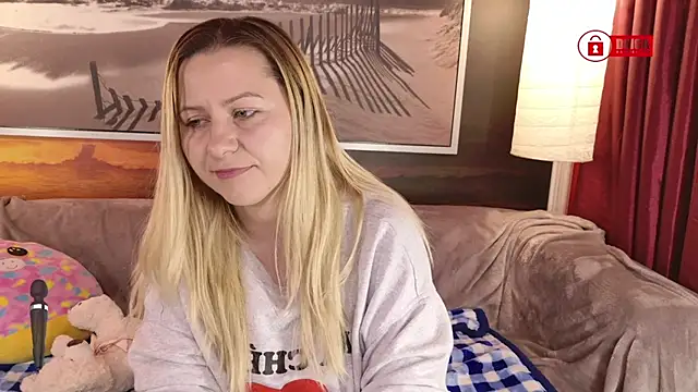 Snapshot of BigBoobsARRI chatting on 26, 2, 2025 BigBoobsARRI online show from 26, 2, 2025