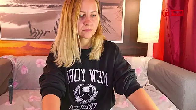 Snapshot of BigBoobsARRI chatting on 10, 10, 2025 BigBoobsARRI online show from 10, 10, 2025