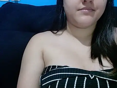 Snapshot of luckygirl111 chatting on 5, 11, 2025 luckygirl111 online show from 5, 11, 2025