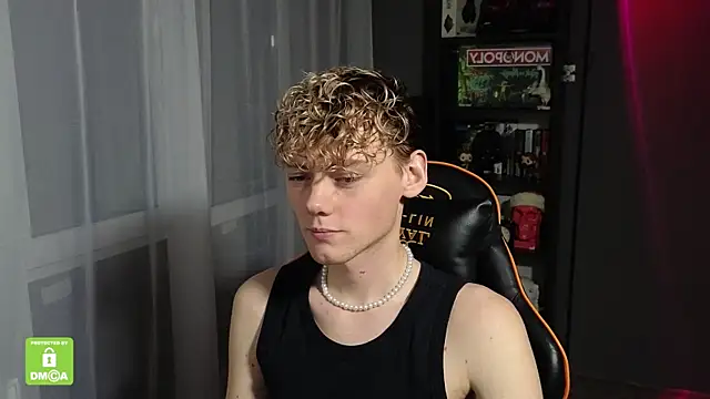 Snapshot of Keytaro chatting on 22, 10, 2025 Keytaro online show from 22, 10, 2025