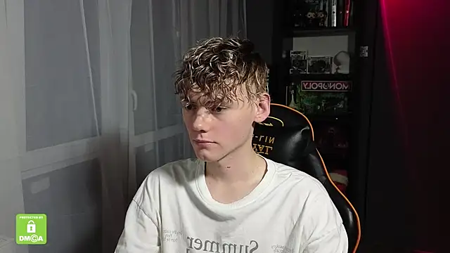 Snapshot of Keytaro chatting on 26, 10, 2025 Keytaro online show from 26, 10, 2025