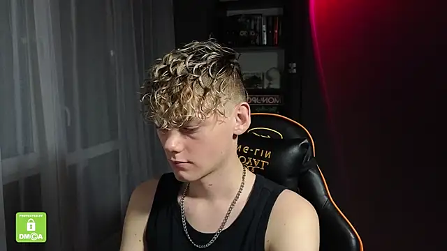 Snapshot of Keytaro chatting on 30, 10, 2025 Keytaro online show from 30, 10, 2025