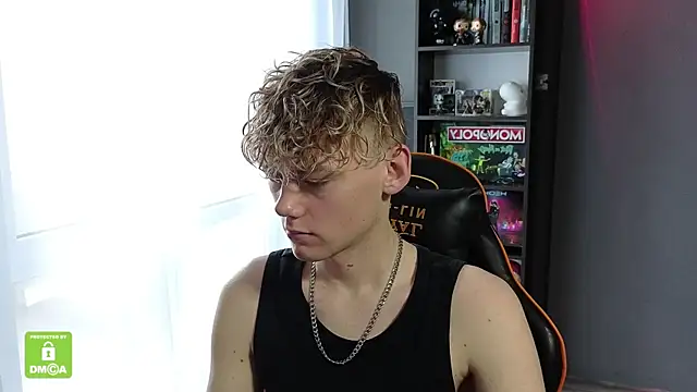 Snapshot of Keytaro chatting on 31, 10, 2025 Keytaro online show from 31, 10, 2025