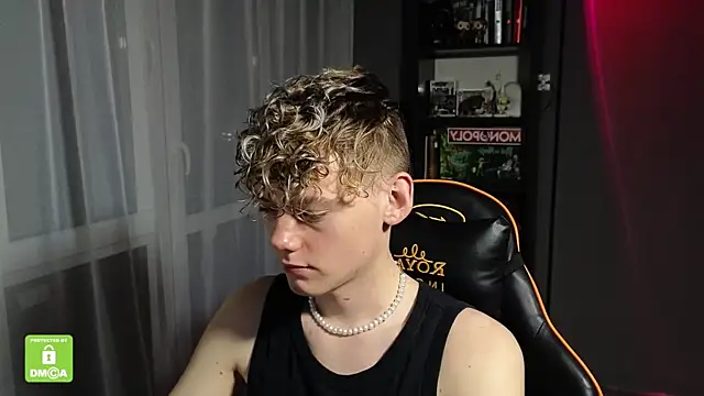 Snapshot of Keytaro chatting on 10, 11, 2025 Keytaro online show from 10, 11, 2025