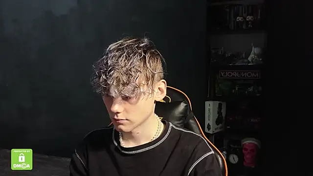 Snapshot of Keytaro chatting on 23, 11, 2025 Keytaro online show from 23, 11, 2025