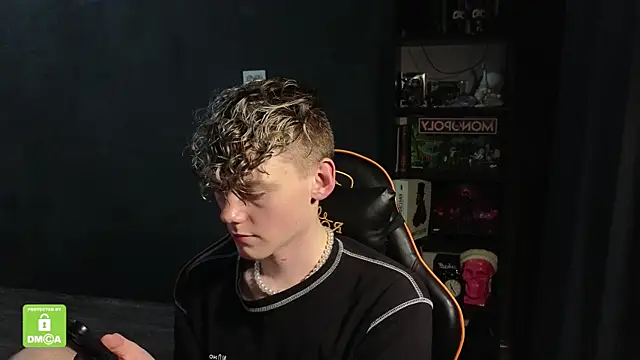 Snapshot of Keytaro chatting on 24, 11, 2025 Keytaro online show from 24, 11, 2025