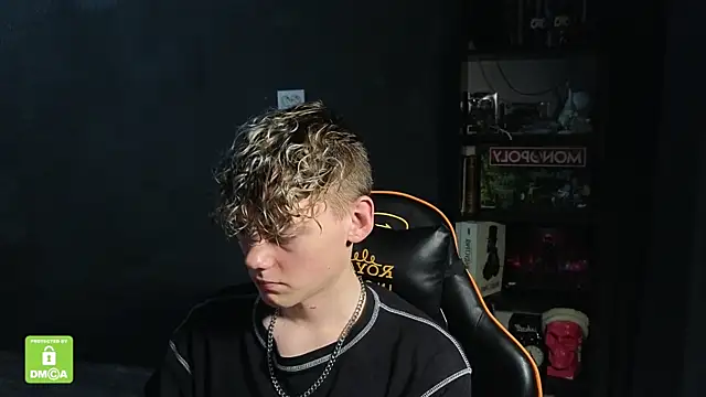 Snapshot of Keytaro chatting on 25, 11, 2025 Keytaro online show from 25, 11, 2025