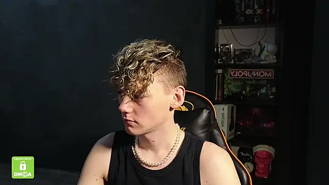 Snapshot of Keytaro chatting on 27, 11, 2025 Keytaro online show from 27, 11, 2025