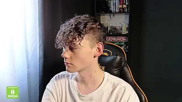 Snapshot of Keytaro chatting on 14, 12, 2025 Keytaro online show from 14, 12, 2025