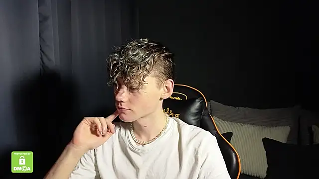 Snapshot of Keytaro chatting on 21, 12, 2025 Keytaro online show from 21, 12, 2025