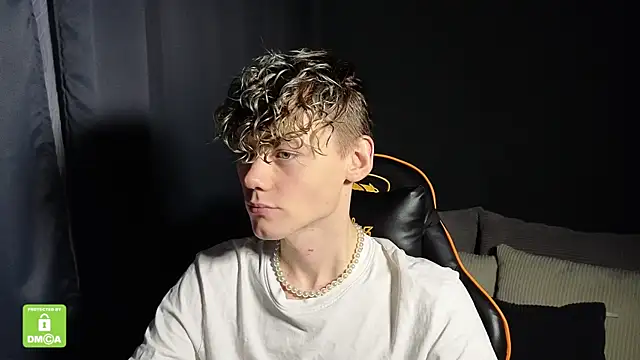 Snapshot of Keytaro chatting on 22, 12, 2025 Keytaro online show from 22, 12, 2025