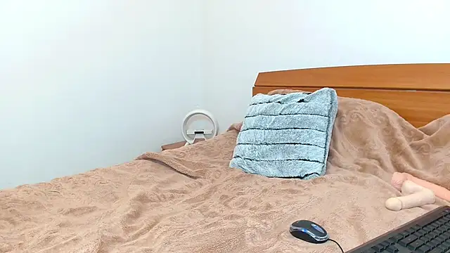 adyyynis online show from 7, 4, 2026