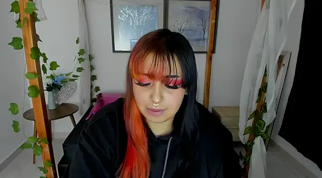 Snapshot of lussyevans24 chatting on 26, 1, 2025 lussyevans24 online show from 26, 1, 2025