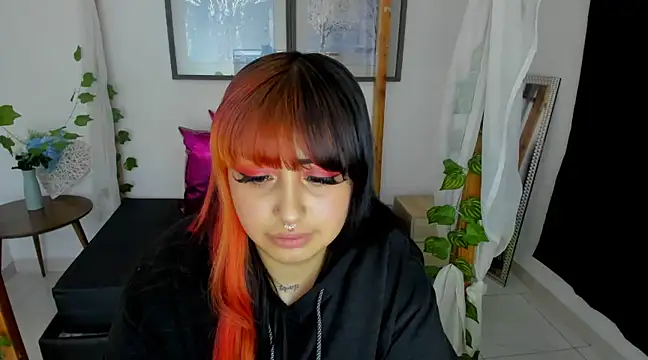 Snapshot of lussyevans24 chatting on 27, 1, 2025 lussyevans24 online show from 27, 1, 2025