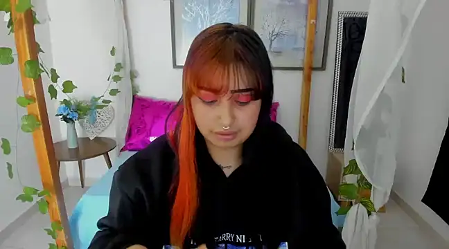 Snapshot of lussyevans24 chatting on 29, 1, 2025 lussyevans24 online show from 29, 1, 2025