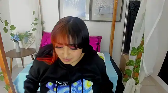 Snapshot of lussyevans24 chatting on 29, 1, 2025 lussyevans24 online show from 29, 1, 2025