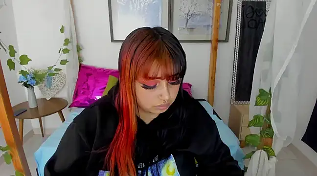 Snapshot of lussyevans24 chatting on 29, 1, 2025 lussyevans24 online show from 29, 1, 2025