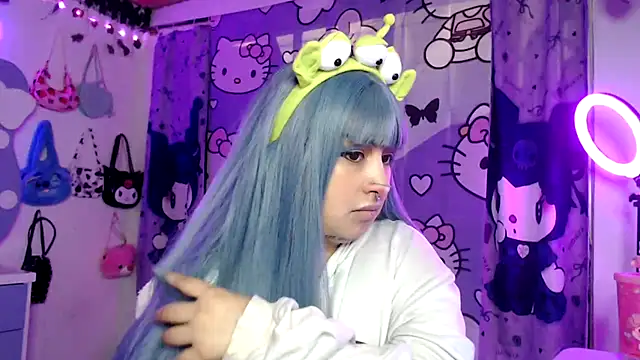 Snapshot of lussyevans24 chatting on 22, 10, 2025 lussyevans24 online show from 22, 10, 2025