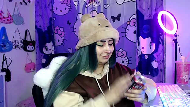 Snapshot of lussyevans24 chatting on 26, 10, 2025 lussyevans24 online show from 26, 10, 2025