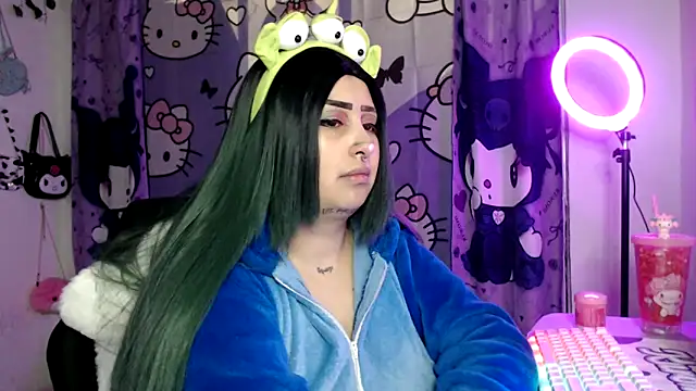 Snapshot of lussyevans24 chatting on 30, 10, 2025 lussyevans24 online show from 30, 10, 2025