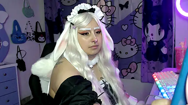 Snapshot of lussyevans24 chatting on 1, 11, 2025 lussyevans24 online show from 1, 11, 2025