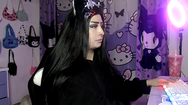 Snapshot of lussyevans24 chatting on 9, 11, 2025 lussyevans24 online show from 9, 11, 2025