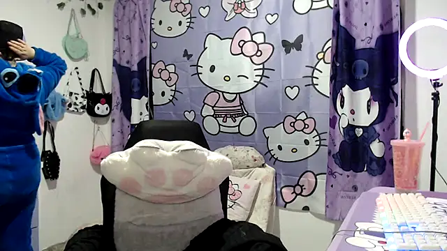 Snapshot of lussyevans24 chatting on 18, 11, 2025 lussyevans24 online show from 18, 11, 2025