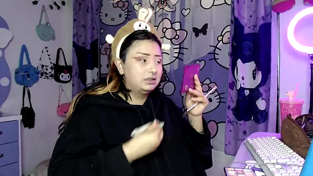 Snapshot of lussyevans24 chatting on 29, 11, 2025 lussyevans24 online show from 29, 11, 2025