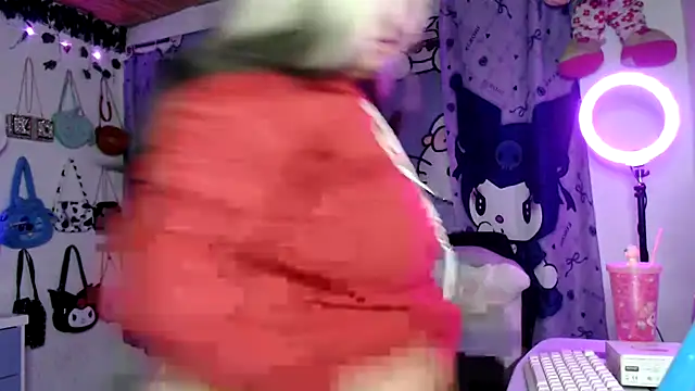 Snapshot of lussyevans24 chatting on 2, 12, 2025 lussyevans24 online show from 2, 12, 2025