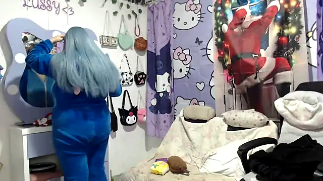 Snapshot of lussyevans24 chatting on 21, 12, 2025 lussyevans24 online show from 21, 12, 2025