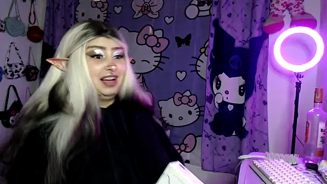 Snapshot of lussyevans24 chatting on 5, 2, 2026 lussyevans24 online show from 5, 2, 2026