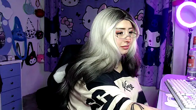 Snapshot of lussyevans24 chatting on 9, 3, 2026 lussyevans24 online show from 9, 3, 2026