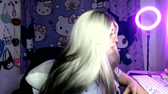 Snapshot of lussyevans24 chatting on 16, 3, 2026 lussyevans24 online show from 16, 3, 2026