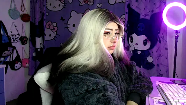 Snapshot of lussyevans24 chatting on 20, 3, 2026 lussyevans24 online show from 20, 3, 2026