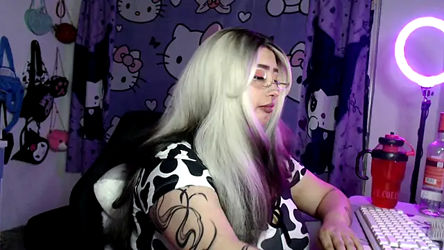 Snapshot of lussyevans24 chatting on 15, 4, 2026 lussyevans24 online show from 15, 4, 2026