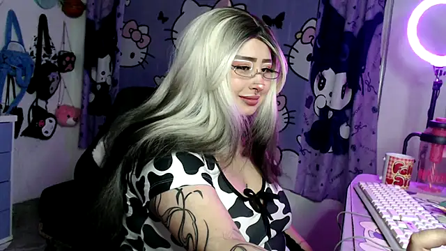 Snapshot of lussyevans24 chatting on 22, 4, 2026 lussyevans24 online show from 22, 4, 2026