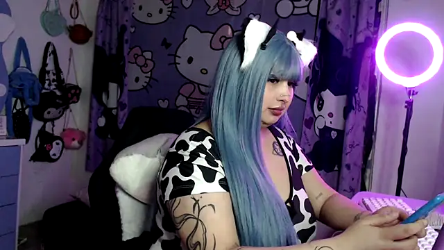 Snapshot of lussyevans24 chatting on 4, 5, 2026 lussyevans24 online show from 4, 5, 2026