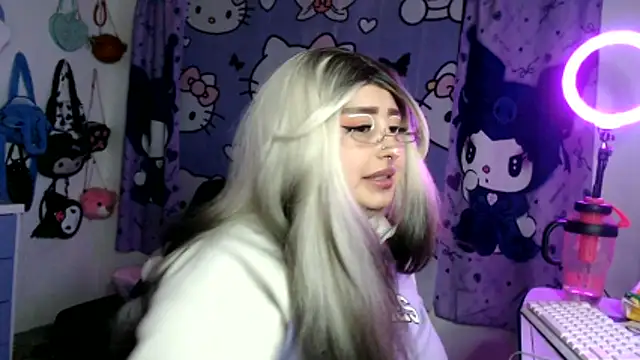 Snapshot of lussyevans24 chatting on 16, 5, 2026 lussyevans24 online show from 16, 5, 2026
