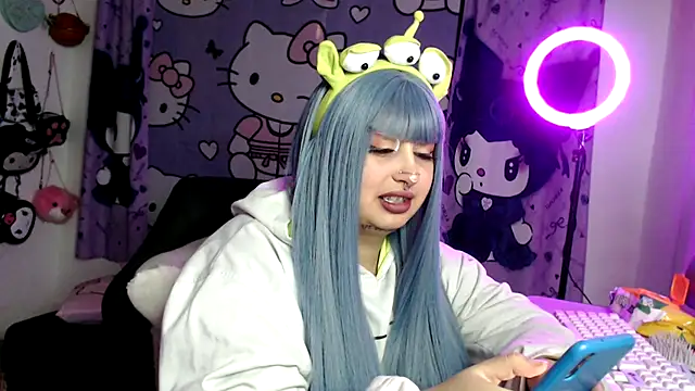 Snapshot of lussyevans24 chatting on 18, 5, 2026 lussyevans24 online show from 18, 5, 2026