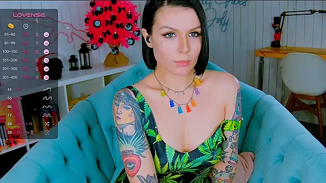 Snapshot of My_toys_pink chatting on 12, 12, 2024 My toys pink online show from 12, 12, 2024