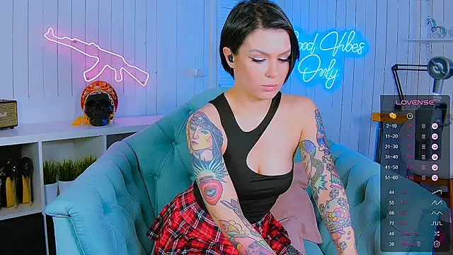 Snapshot of My_toys_pink chatting on 14, 3, 2025 My toys pink online show from 14, 3, 2025