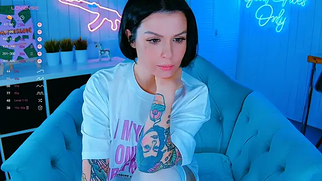 Snapshot of My_toys_pink chatting on 21, 11, 2025 My toys pink online show from 21, 11, 2025