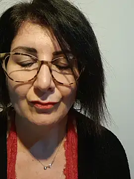 Snapshot of Viola8p chatting on 19, 11, 2025 Viola8p online show from 19, 11, 2025