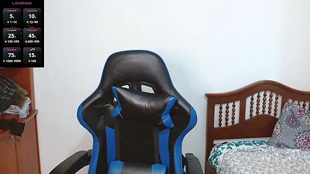 Snapshot of alexaa08 chatting on 12, 11, 2025 alexaa08 online show from 12, 11, 2025