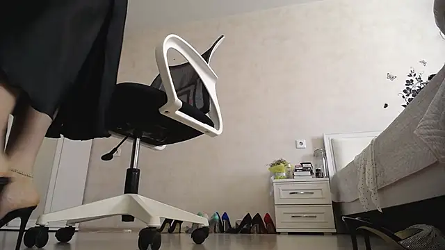 Devil Goddess online show from 1, 3, 2025