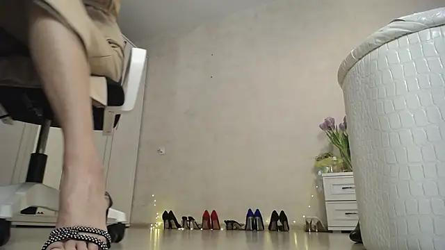 Devil Goddess online show from 10, 3, 2025